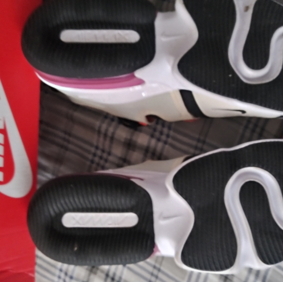 "Brand New" Nike Air Max Infinity - Picture 5 of 7